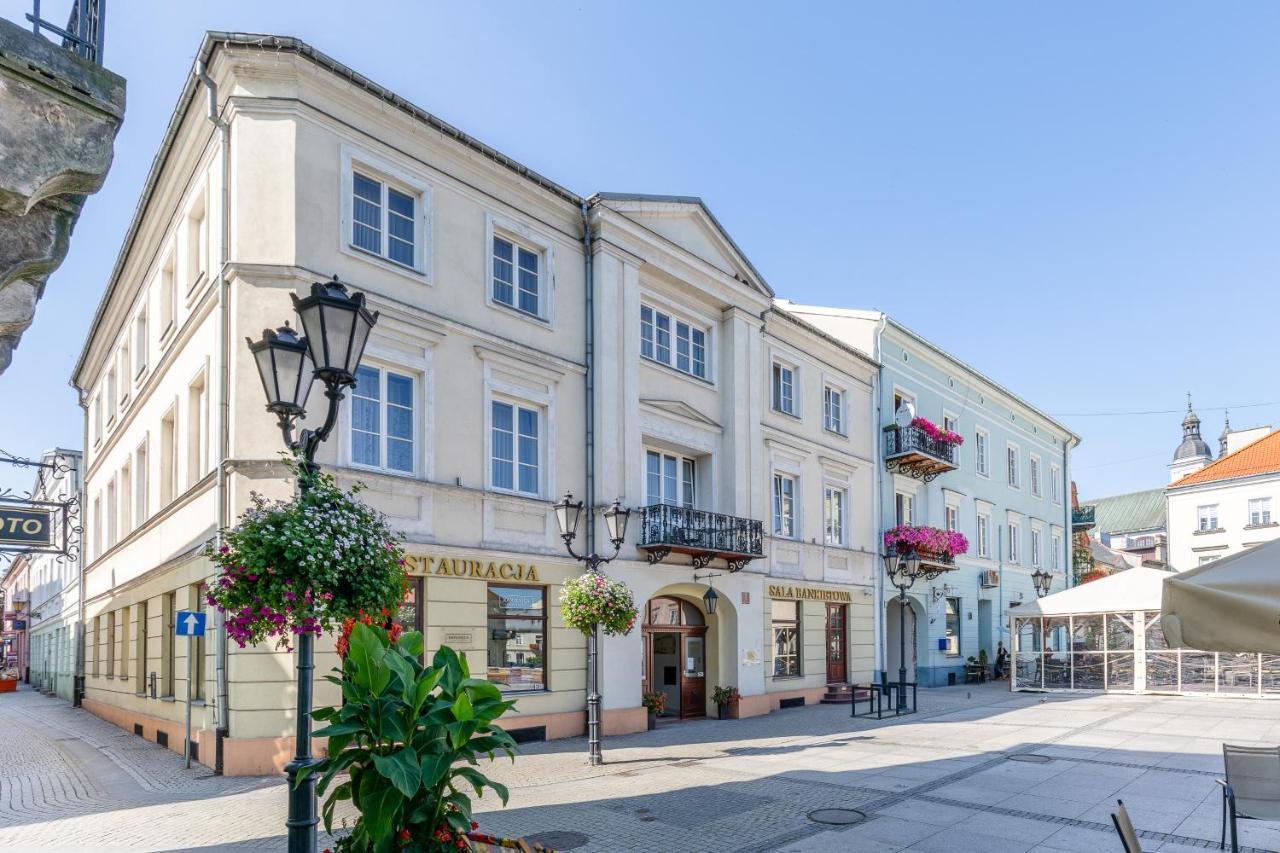 Апарт отель Kamienica Szefferow 1848 R. Пётркув-Трыбунальский Экстерьер фото