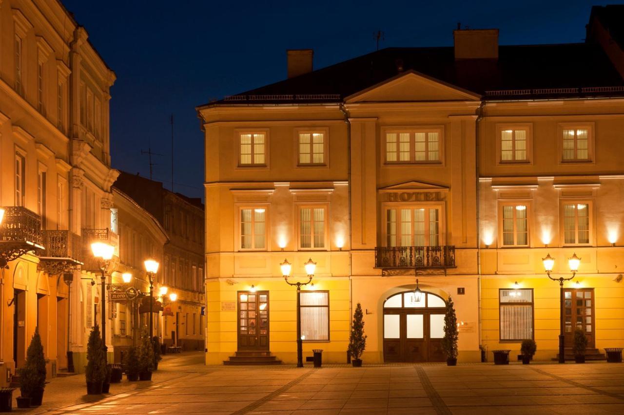 Апарт отель Kamienica Szefferow 1848 R. Пётркув-Трыбунальский Экстерьер фото